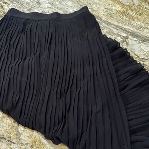 Black pleated skirt | M